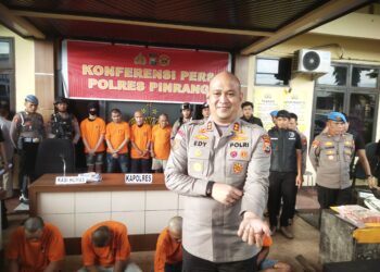 filter: 0; fileterIntensity: 0.0; filterMask: 0; module: j; 
hw-remosaic: 0; 
touch: (-1.0, -1.0); 
modeInfo: ; 
sceneMode: Auto; 
cct_value: 0; 
AI_Scene: (-1, -1); 
aec_lux: 211.61554; 
hist255: 0.0; 
hist252~255: 0.0; 
hist0~15: 0.0;