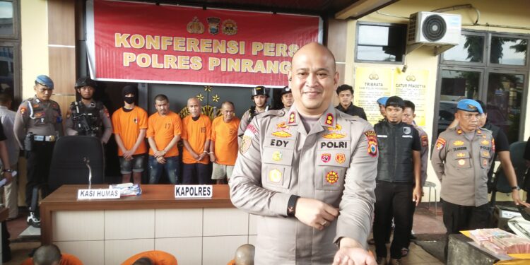 filter: 0; fileterIntensity: 0.0; filterMask: 0; module: j; 
hw-remosaic: 0; 
touch: (-1.0, -1.0); 
modeInfo: ; 
sceneMode: Auto; 
cct_value: 0; 
AI_Scene: (-1, -1); 
aec_lux: 211.61554; 
hist255: 0.0; 
hist252~255: 0.0; 
hist0~15: 0.0;