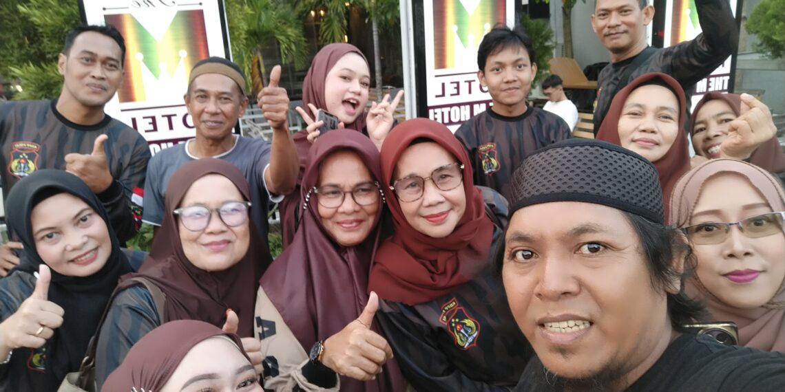 filter: 0; fileterIntensity: 0.0; filterMask: 0; module: p;
hw-remosaic: 0;
touch: (-1.0, -1.0);
modeInfo: Beauty ;
sceneMode: Auto;
cct_value: 0;
AI_Scene: (-1, -1);
aec_lux: 195.7917;
hist255: 0.0;
hist252~255: 0.0;
hist0~15: 0.0;