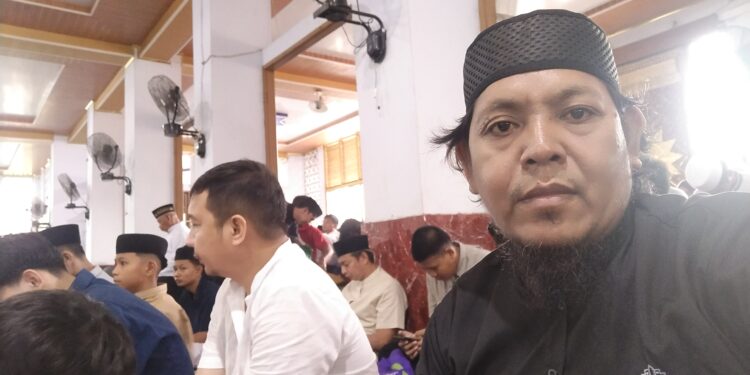 filter: 0; fileterIntensity: 0.0; filterMask: 0; module: p;
hw-remosaic: 0;
touch: (-1.0, -1.0);
modeInfo: Beauty ;
sceneMode: Night;
cct_value: 0;
AI_Scene: (-1, -1);
aec_lux: 282.53473;
hist255: 0.0;
hist252~255: 0.0;
hist0~15: 0.0;