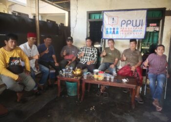 filter: 0; fileterIntensity: 0.0; filterMask: 0; module: j; 
hw-remosaic: 0; 
touch: (-1.0, -1.0); 
modeInfo: ; 
sceneMode: Hdr; 
cct_value: 0; 
AI_Scene: (-1, -1); 
aec_lux: 261.7414; 
hist255: 0.0; 
hist252~255: 0.0; 
hist0~15: 0.0;